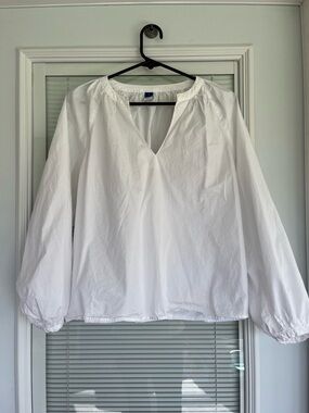 Old Navy White V-Neck Peasant Blouse